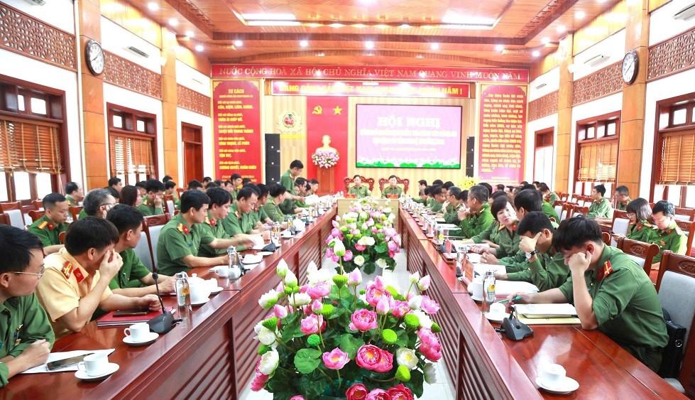  Toan canh hoi nghi cong bo Quyet dinh kiem tra cong tac Cong an tai Cong an tinh Nghe An. Anh: NGOC ANH 