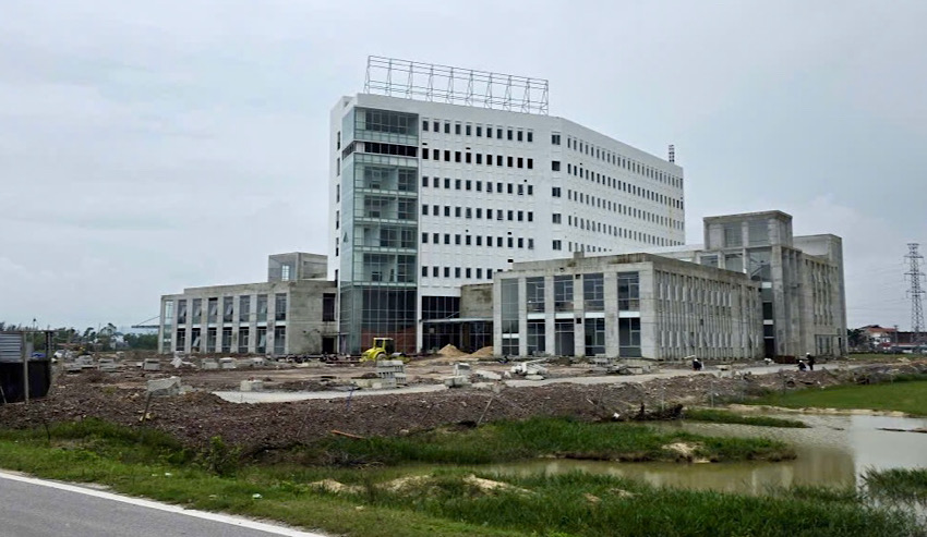 北部クアンビン総合病院は建設中です。現在までに、このプロジェクトは 32% を支出しました。写真: ヴァン・チュン