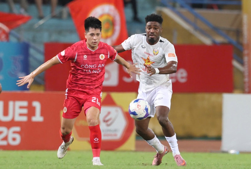 하노이 공안 순위표에서 Ninh Binh 추격. 사진: Minh Dan