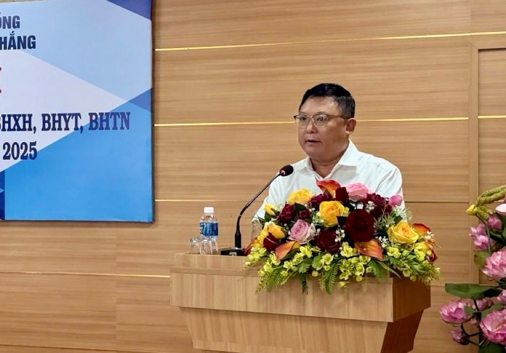 Ong Dang Hong Tuan - Giam doc BHXH tinh Lam Dong phat bieu tai chuong trinh. Anh: Hoang Ha