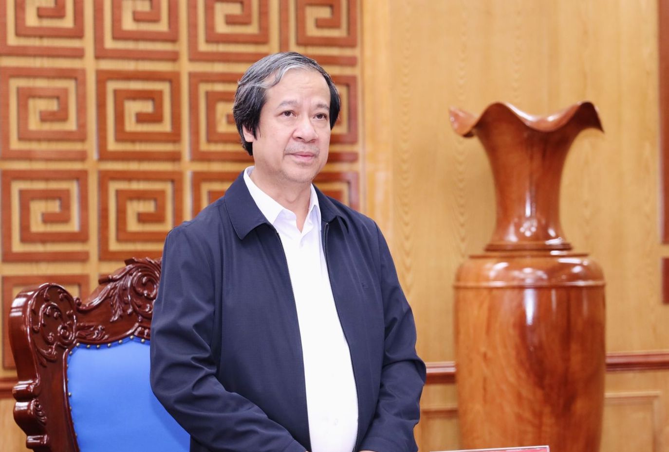 Bo truong Nguyen Kim Son de nghi dia phuong tinh toan viec tai sap xep mang luoi truong lop phu hop thuc te. Anh: MOET