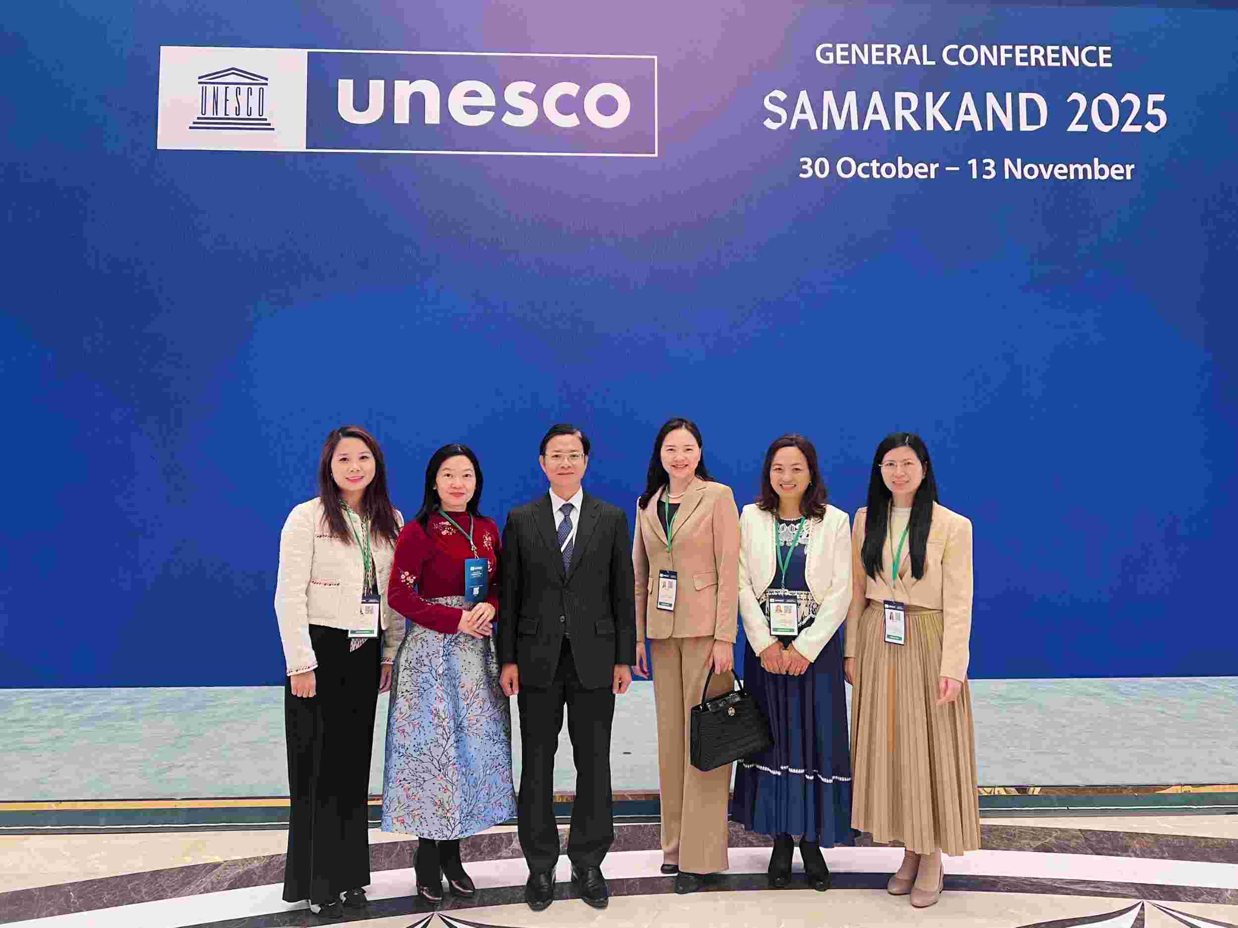 Deputy Minister of Foreign Affairs Ngo Le Van and the Vietnamese delegation attended the 43rd Session of the UNESCO General Assembly. Photo: Ministry of Foreign Affairs