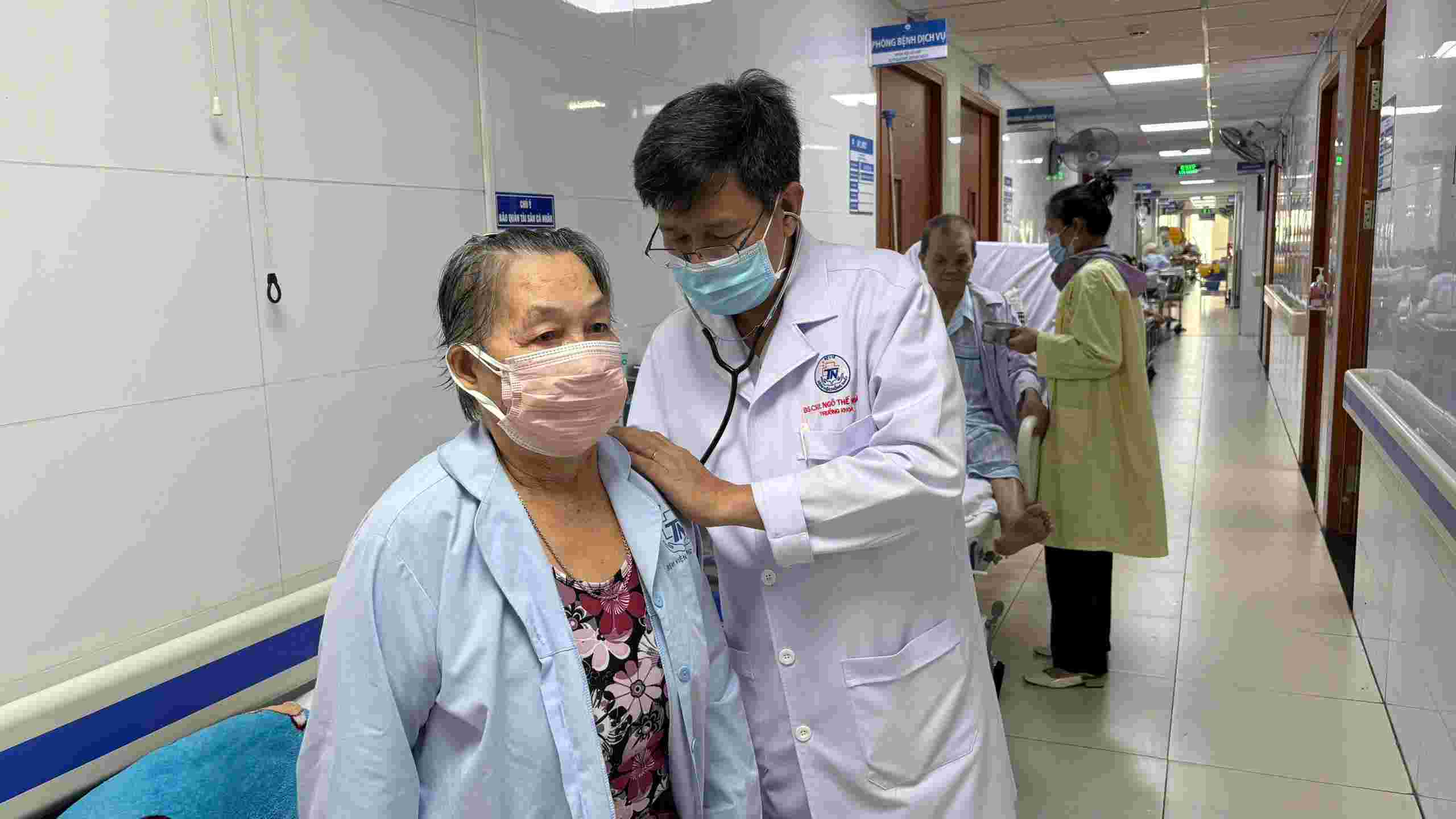 Respiratory patients at Thong Nhat Hospital in Ho Chi Minh City have increased. Photo: Nguyen Ly