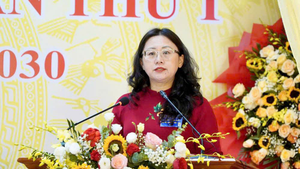 Ba Giang Thi Dung - Pho Bi Thu Tinh uy, Chu tich Uy Ban MTTQ VN tinh Lao Cai.