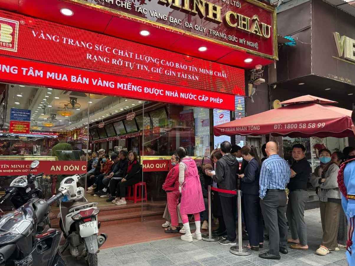 Cac tiem vang tap nap khach. Anh: Phuong Anh