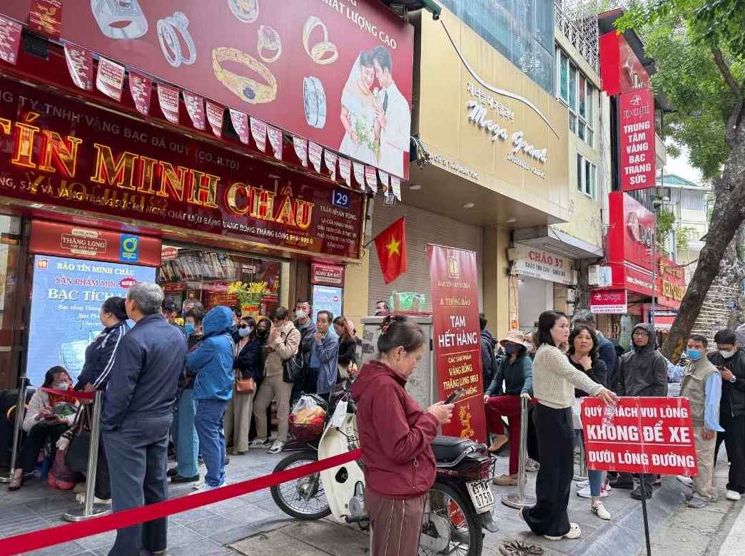 Nhieu nguoi cho biet, vang nhan va vang mieng thoi diem nay rat kho mua. Anh: Phuong Anh 