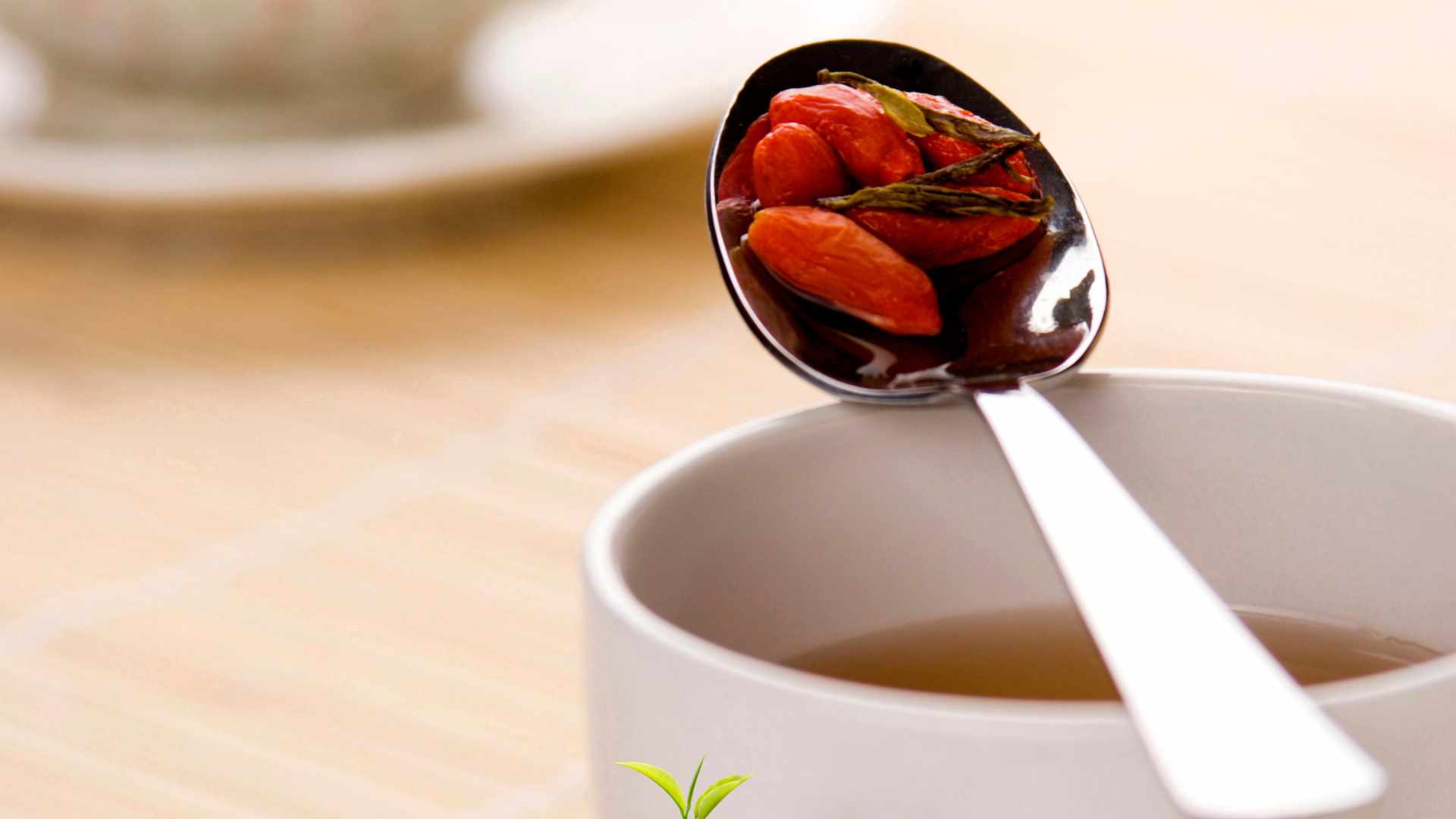 Green tea diluted with goji berries is also a healthy drink that eliminates uric acid. Photo: Minh Quang