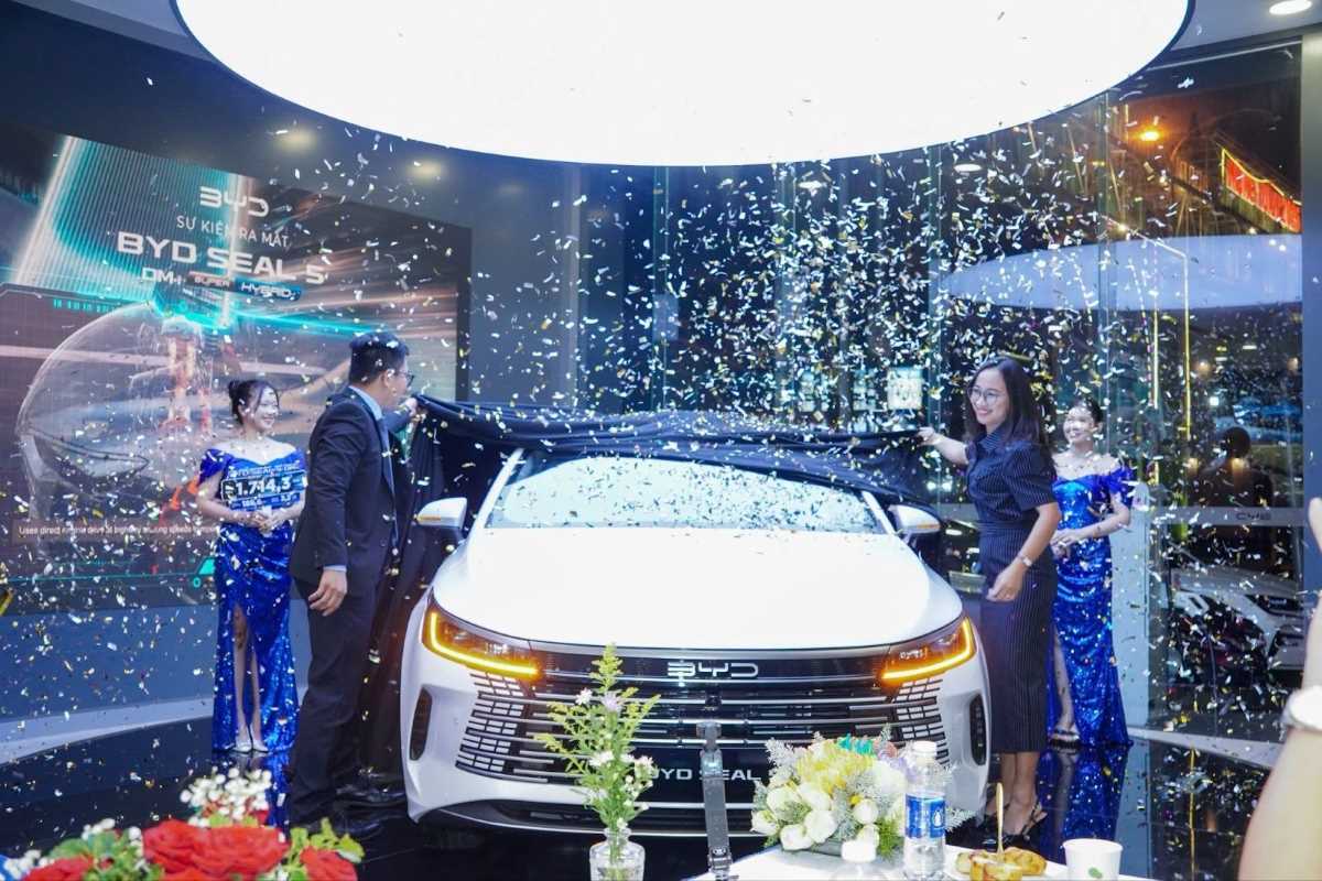BYD Seal 5 has an official selling price of 696 million VND. Photo: BYD