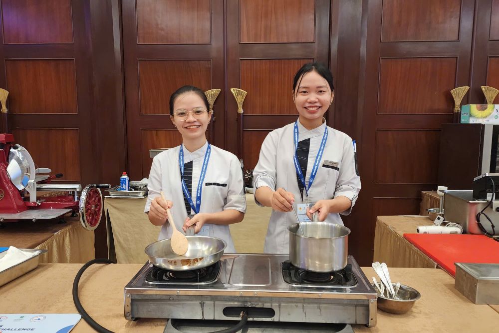 Cuoc thi ghi nhan chat luong chuyen mon noi bat cua cac doi thi den tu nhung khach san, khu nghi duong va thuong hieu F&B hang dau khu vuc mien Trung. Anh: Nguyen Thi