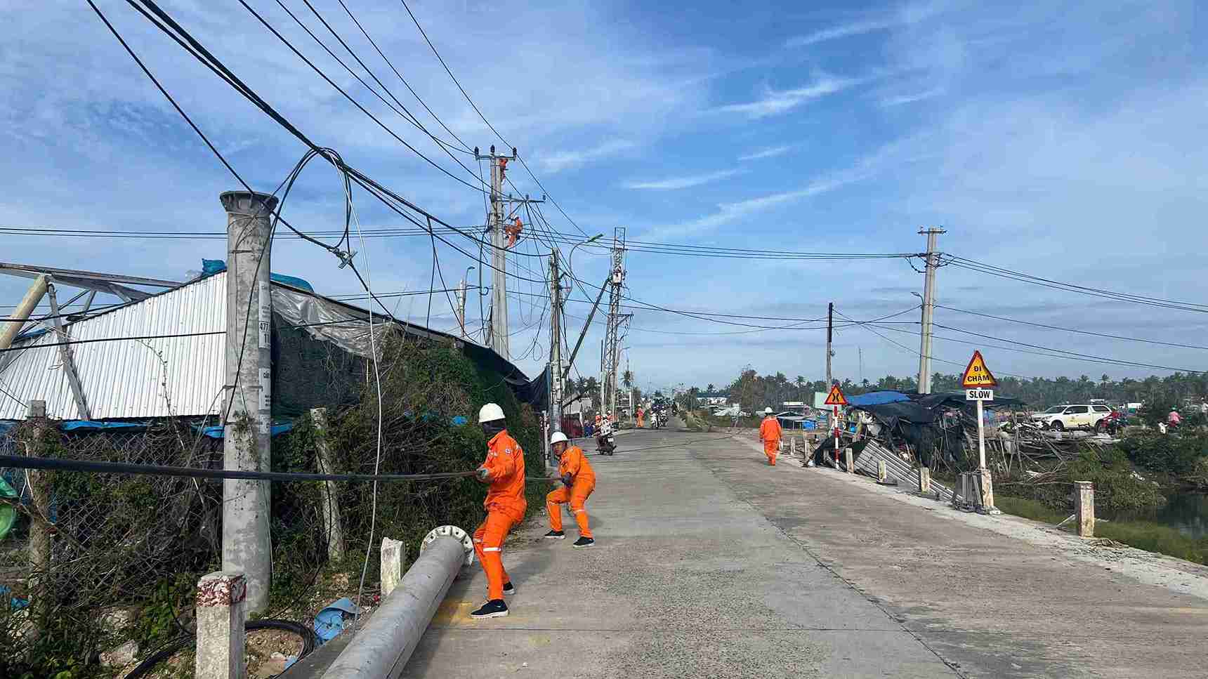 34/34 xa, phuong khu vuc phia Dong Dak Lak da duoc cap dien tro lai. Anh: Bao Lam