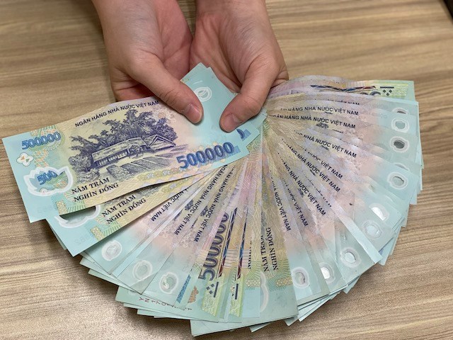 Policies related to personal income tax are of interest to many readers. Illustrative photo: Duc Van.