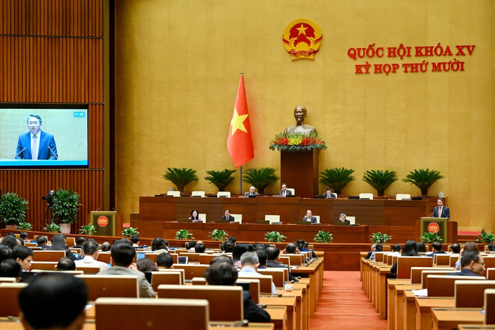 اجتماع صباحي في 11 نوفمبر. تصوير: فام دونغ