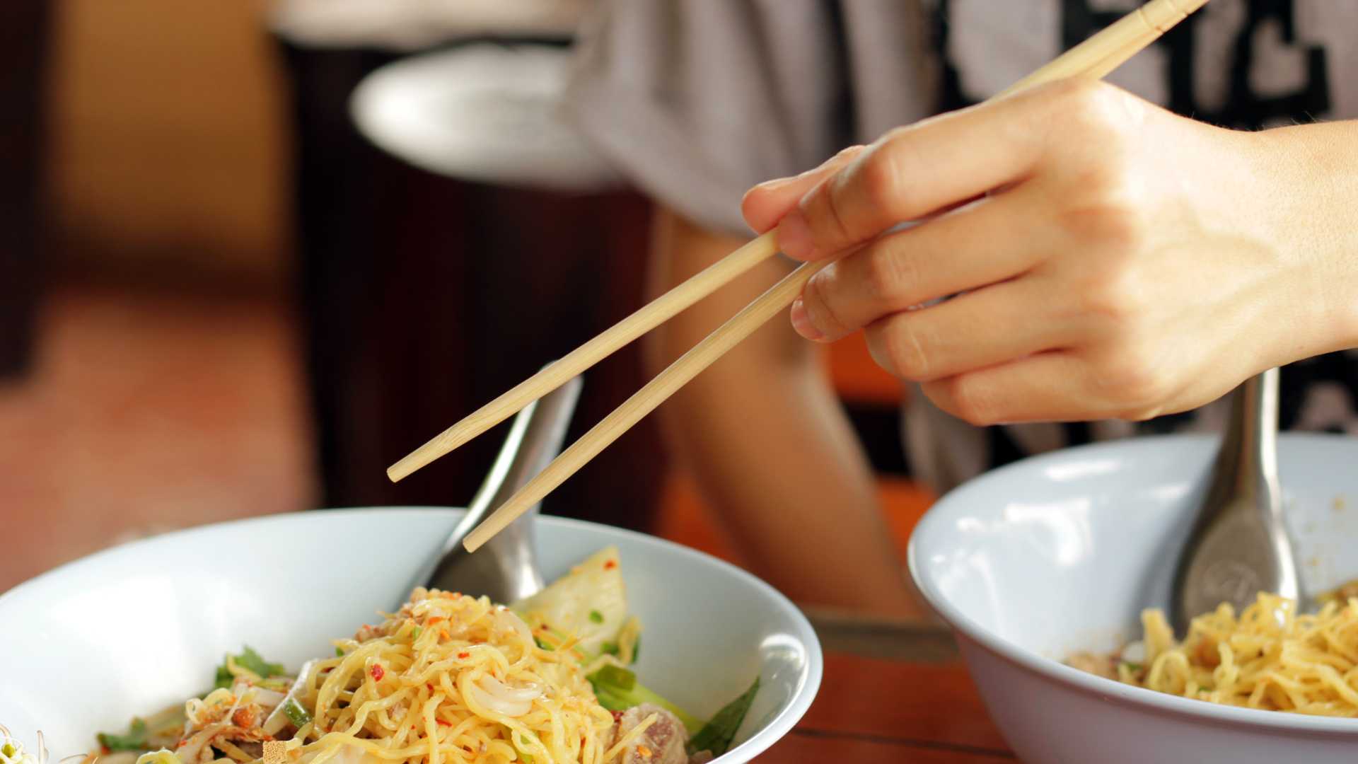 Rice noodles mainly contain refined starch, so they quickly increase blood sugar if eaten regularly in the morning. Photo: Nguyen Ly