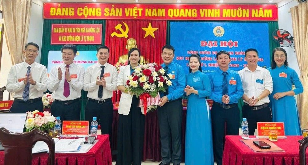 第一回議会のドンロクジャンクションとリートゥチョン記念地区の管理委員会の労働組合。写真: ハティン労働組合