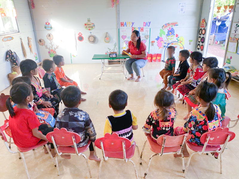 Co giao Pu trong mot tiet hoc. Anh: Nhan vat cung cap