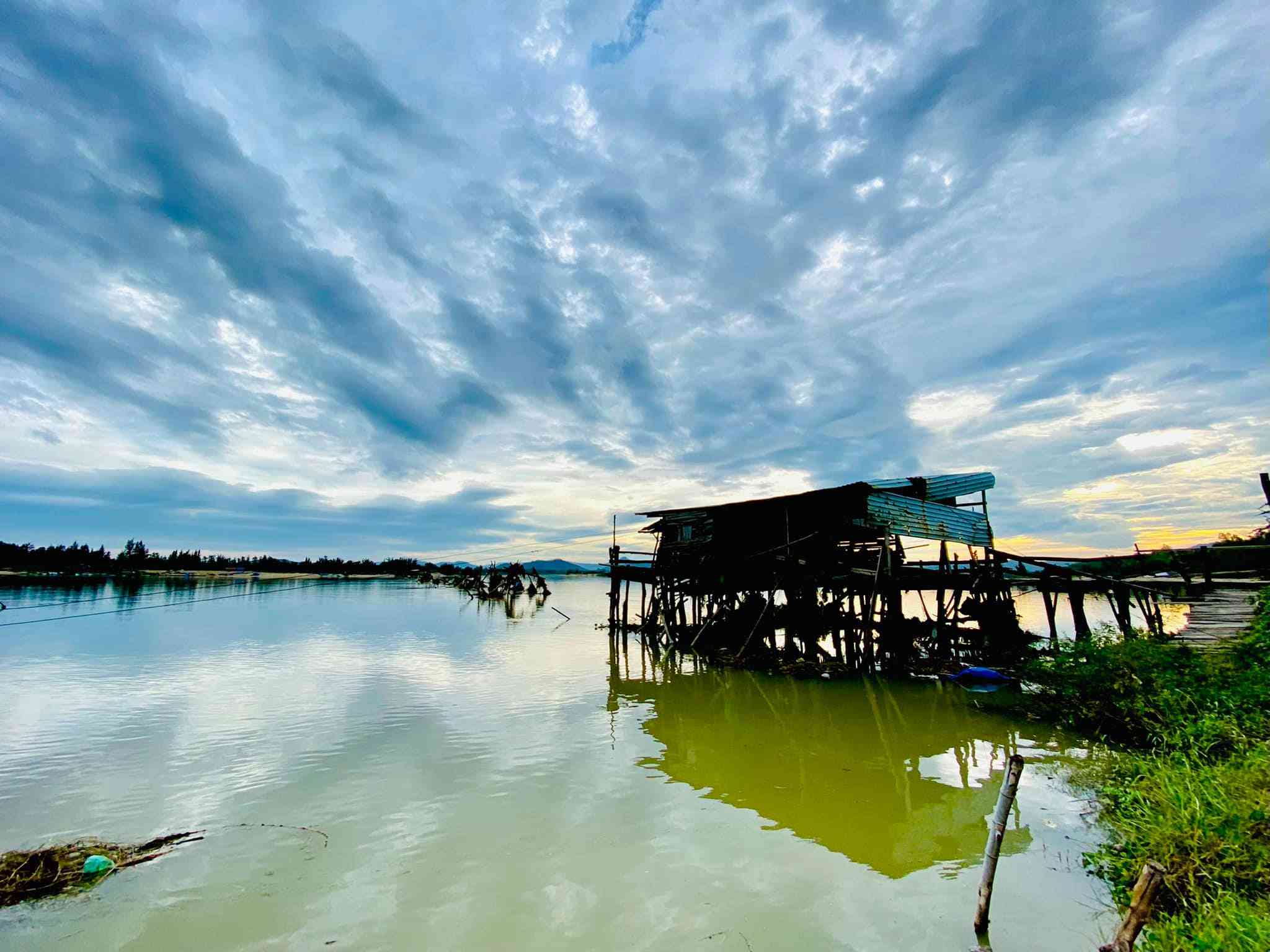 Cau Ong Cop, cau go dai bac nhat Viet Nam bien mat sau bao so 12 nam 2020. Anh: Huynh Trung Khanh