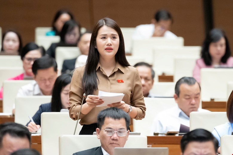 The National Assembly Standing Committee has just issued a Resolution on the expected number, structure, and composition of National Assembly deputies (NAs) for the 16th term, with a total of 500 members for the 16th term. Photo: Quochoi.vn.