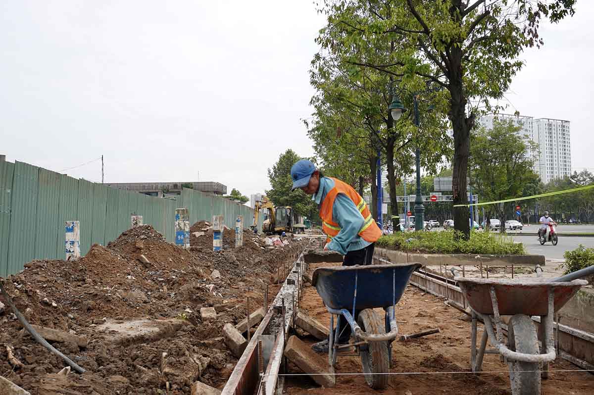 マイチトー通りでは、自転車専用レーンの建設が130億近く進んでいます.
