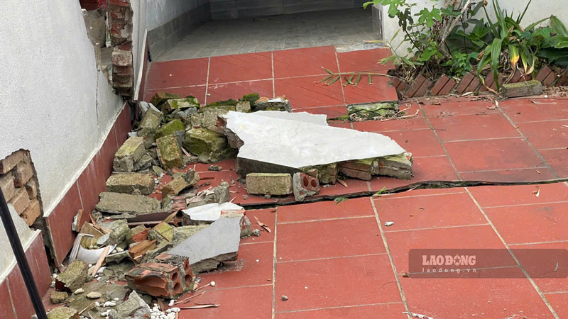 Nguy co sat lo de doa cuoc song cua cac ho dan o day. Anh: Dinh Dai