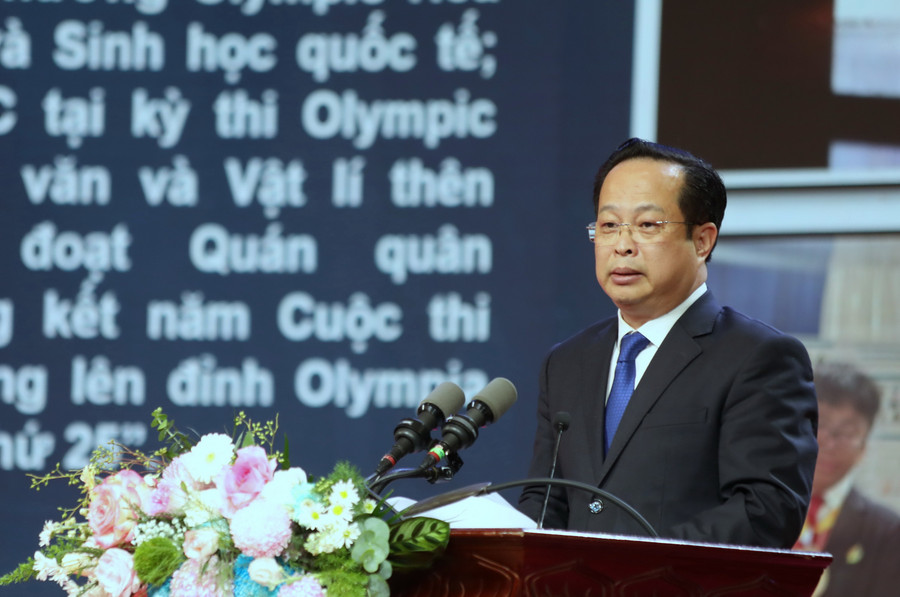 Giam doc So GDDT Ha Noi Tran The Cuong phat bieu. Anh: So GDDT Ha Noi