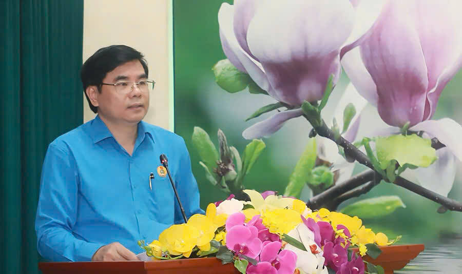 Chu tich LDLD tinh Ninh Binh phat bieu ket luan hoi nghi.  Anh: Dieu Anh 