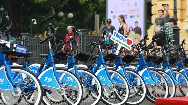 Hanoi pondra en funcionamiento el modelo de bicicleta electrica de alquiler a partir de finales de noviembre de 2025. Foto: Tuan Khai