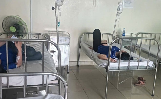 Many workers are suspected of being poisoned after lunch at the company. Photo: Character provided