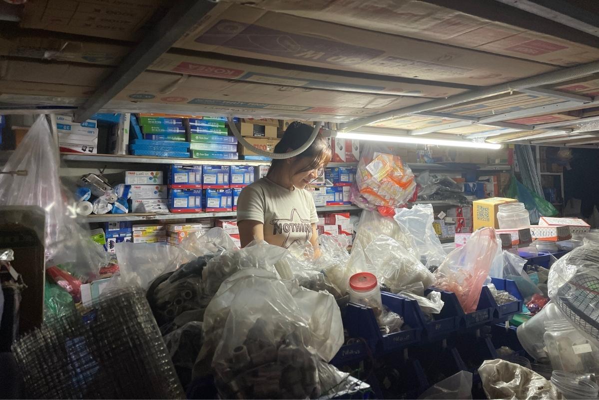 Los hogares de negocios quieren rendirse porque los intereses no pueden soportar los costos. Foto: Thanh Binh