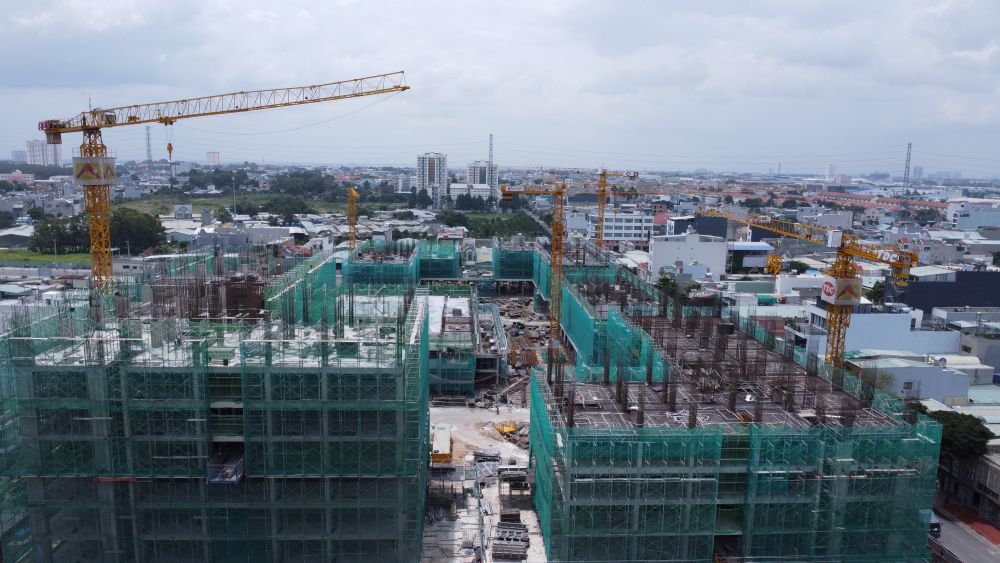 Khu vuc Binh Duong truoc day tap trung dong cong nhan lao dong, nhieu nguoi co nhu cau mua nha o xa hoi. Anh: Dinh Trong