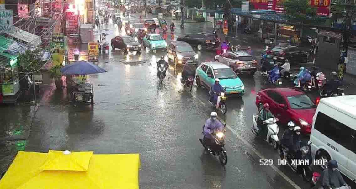 11月12日朝、ホーチミン市は稲妻を伴う雷雨に見舞われました。写真：UDIマップ