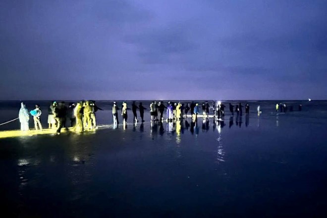 Tìm thấy thi thể ngư dân bị lật thuyền ở Hà Tĩnh