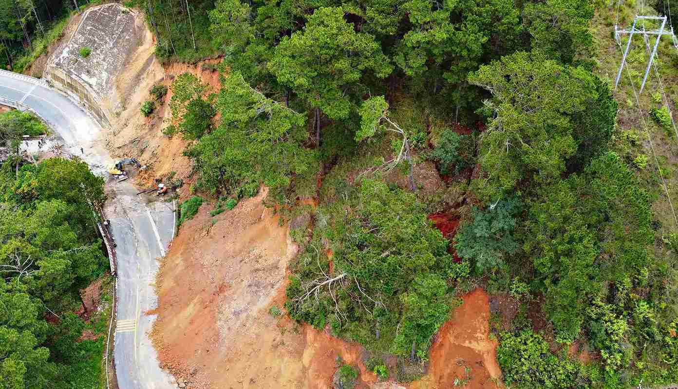 ラムドン省はブラン峠とギアバック峠の地滑りを克服するために92億ドンを割り当てた。写真: フック・カーン