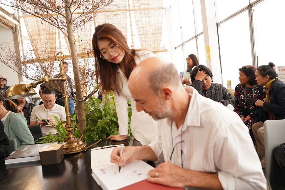 Tac gia Jean-Charles Sarrazin