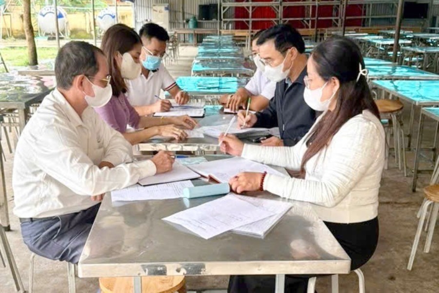 Truong noi tru Con Cuong hop trien khai giai phap phong chong lay nhiem va dieu tri, cham soc hoc sinh bi cum A. Anh: Ngoc Anh