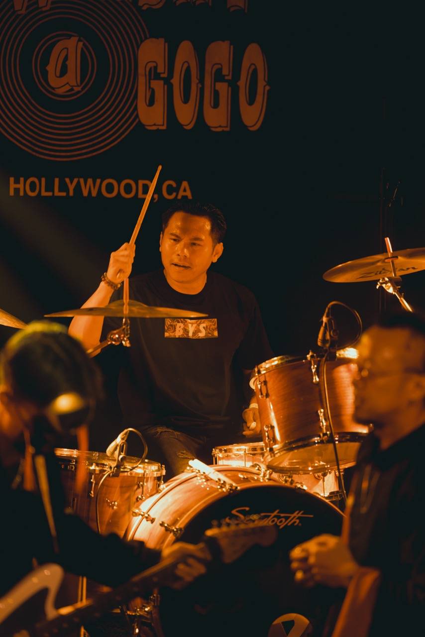 Anh: Nghe si cung cap.