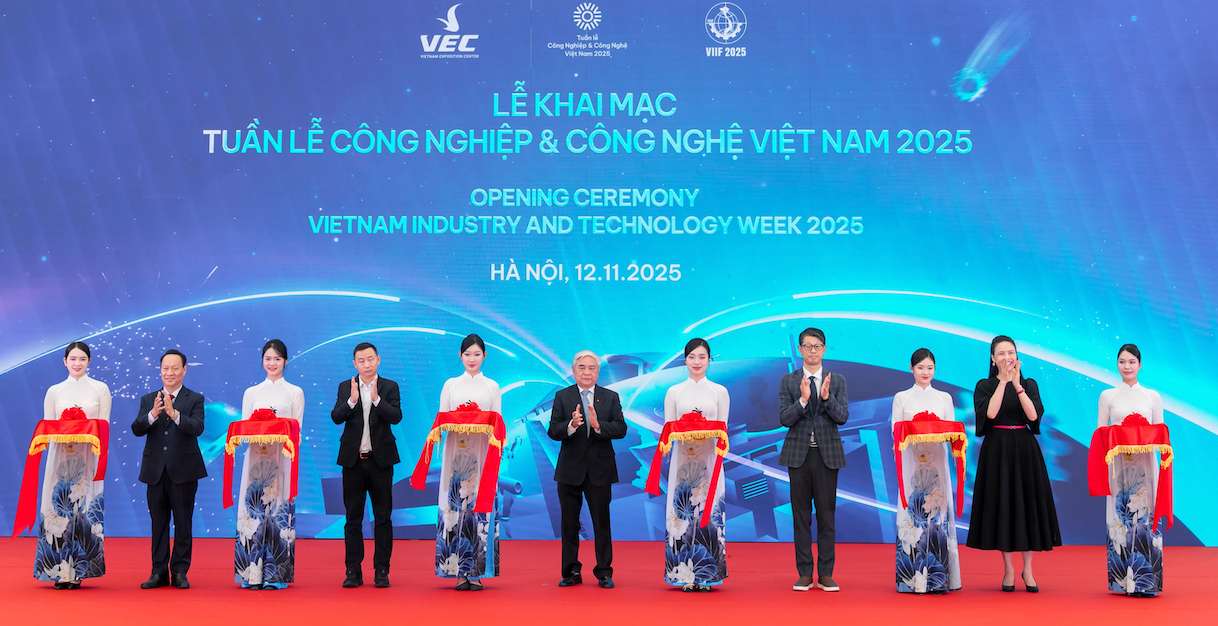 Cac dai bieu cat bang. Anh: Tuyet Lan 