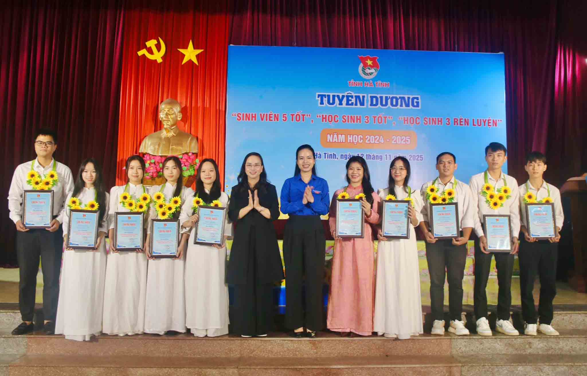 Tuyen duong 10 sinh vien. Anh: Doan Tuan.