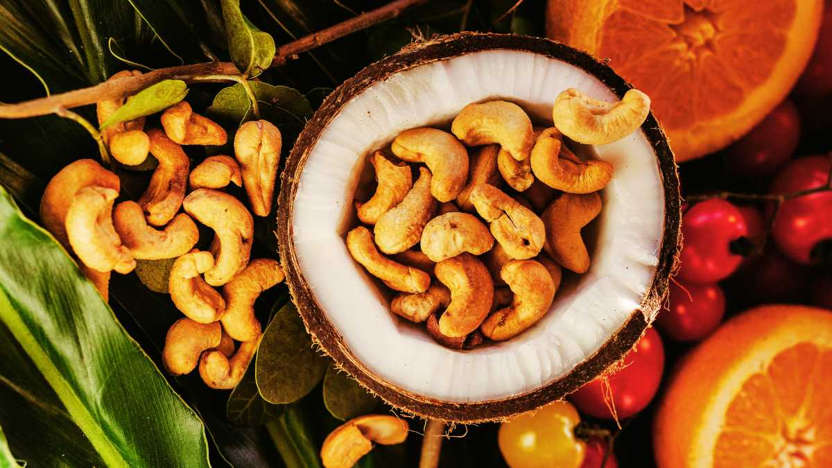 5 types of nuts that help lower uric acid and control gout effectively. Photo: Can Va