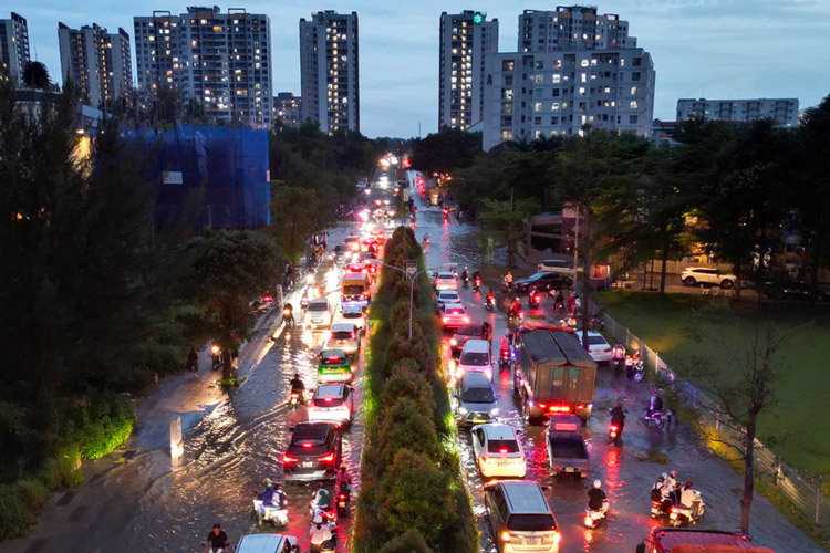 南部地域では雷雨が続いています。写真：トゥーさん