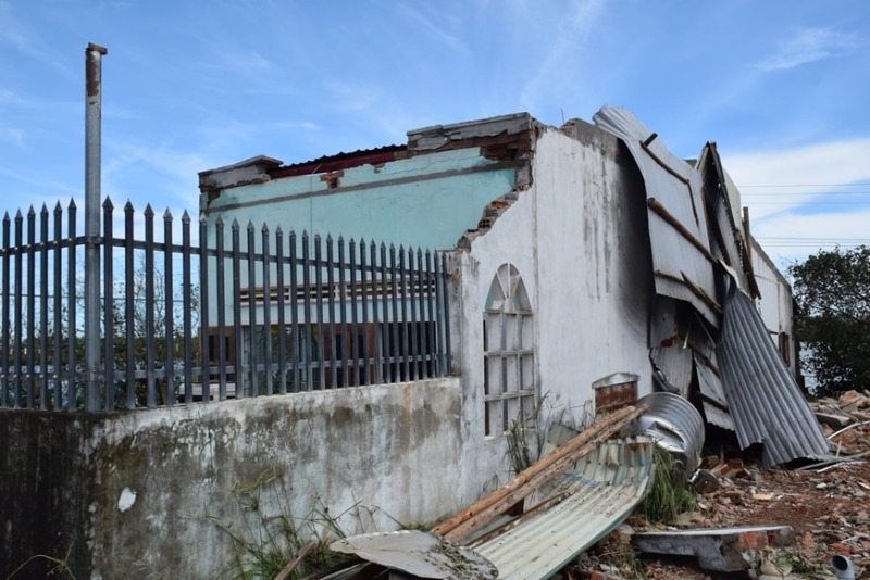 A house in Tuy Phuoc commune, Gia Lai province was severely damaged after storm No. 13. Photo: Ministry of Agriculture and Environment