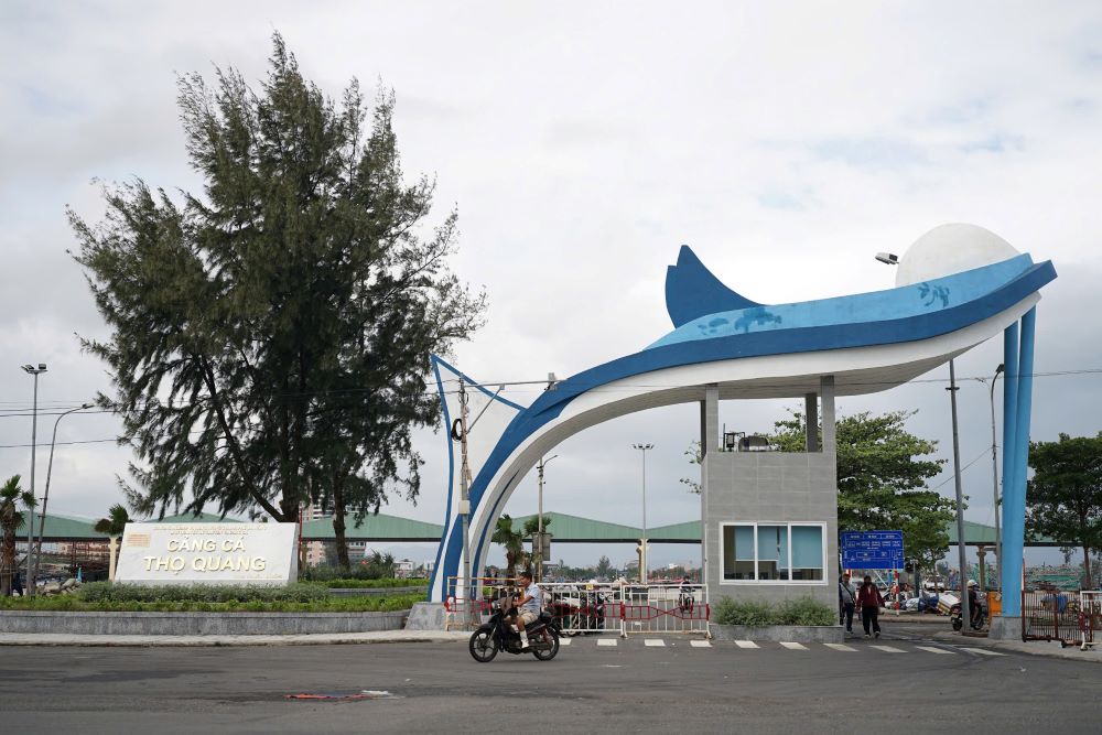 Can canh Trung tam nghe ca lon nhat Da Nang truoc ngay khanh thanh. Anh: Xuan Son