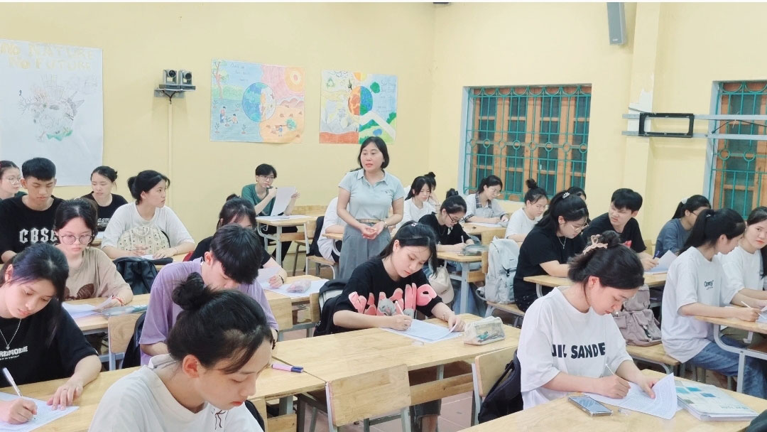 Tang luong, phu cap tiep them dong luc cho hon 1,2 trieu nha giao. Anh: Tran Hanh