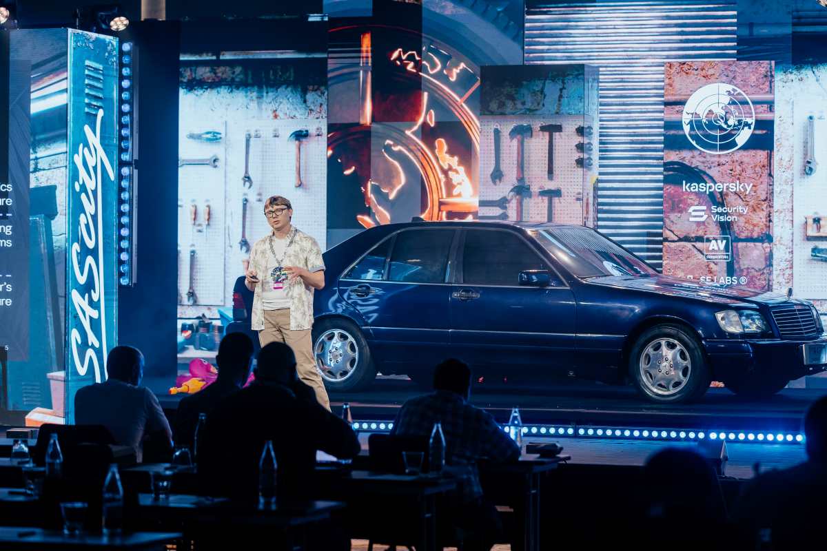 Kaspersky has discovered a serious security vulnerability that threatens the safety of moving vehicles. Photo: Nhien Do