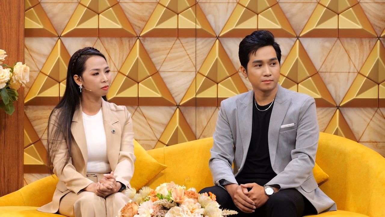 La joven pareja de artistas en el programa Thuan vo thuan chong. Foto: Jet proporcionada.