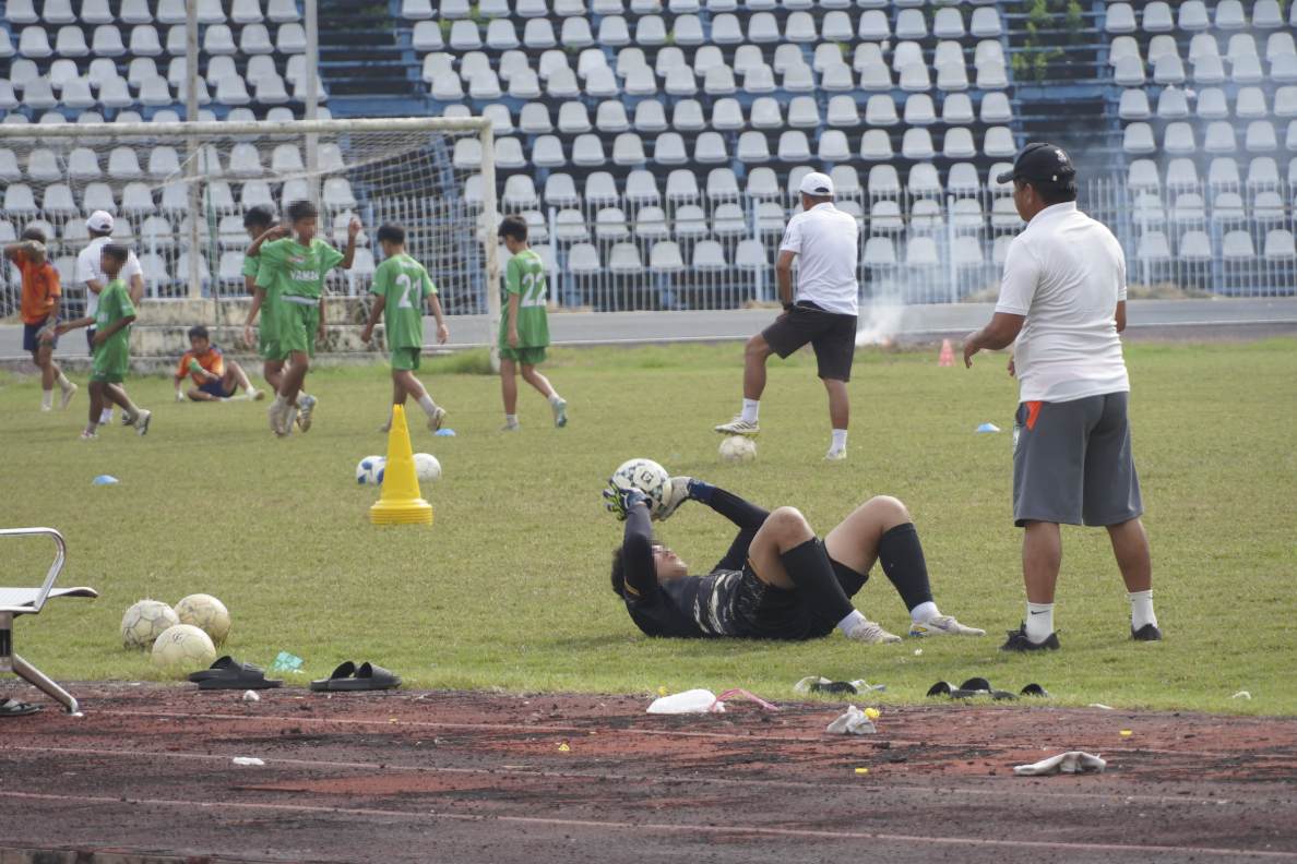 Qua nhieu nam, san khong con dien ra cac giai bong da chuyen nghiep, chu yeu duoc dung cho van dong vien tre, hoc sinh nang khieu the thao tap luyen va to chuc cac giai phong trao.