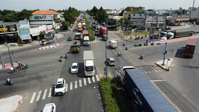 So Xay dung TPHCM ra thong bao phan lai lan duong My Phuoc - Tan Van. Anh: Dinh Trong