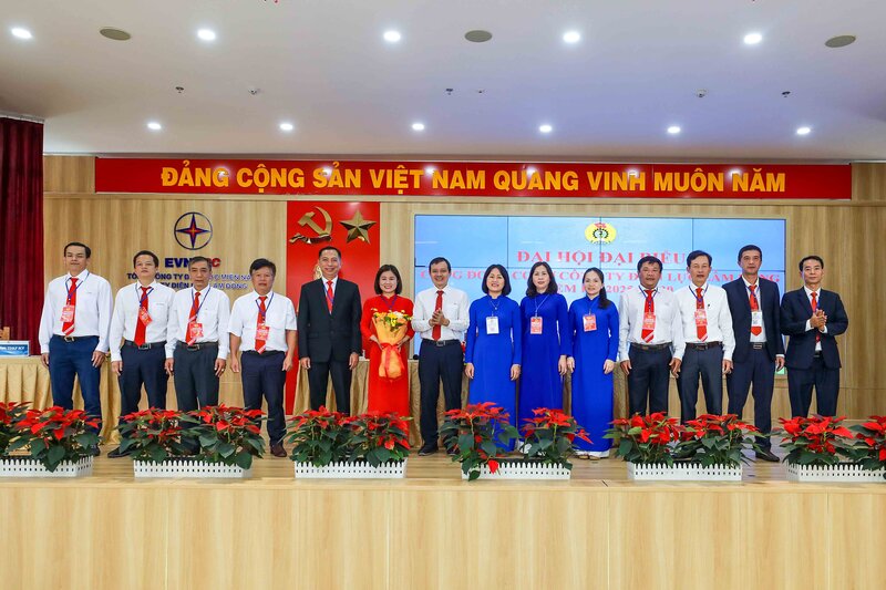 2025-2030 임기 람동 전력 노동조합 집행위원회. 사진: 람득