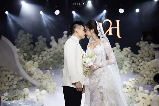 Hoa hau Do Thi Ha dang anh tiec cuoi toi 9.11 voi chu re Viet Vuong - thieu gia Tap doan Son Hai. Anh: Le Chi Linh