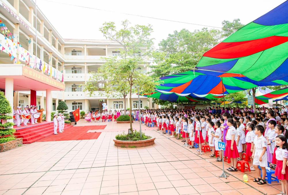 Los niños de preescolar y los estudiantes de primaria en Quang Ninh recibiran leche gratuita a partir de este año escolar. Foto: Nguyen Hung