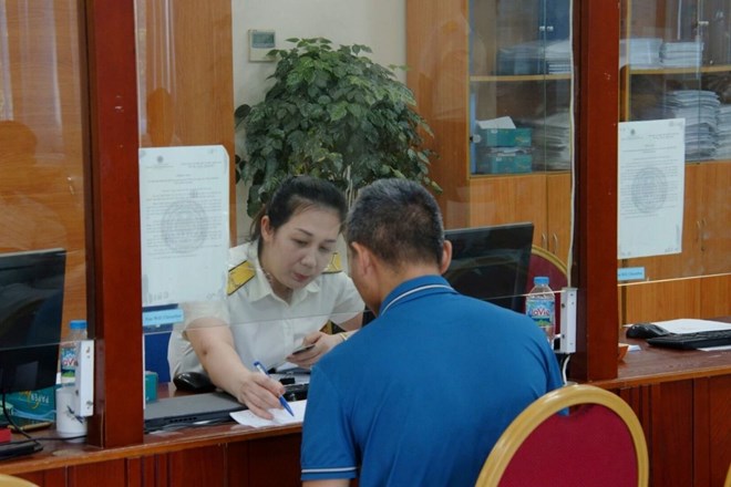 The tax authority recommends 8 things that business households need to pay attention to when eliminating contract tax and switching to tax declaration. Photo: Tax Department